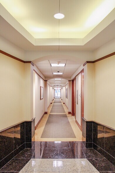 More Photos Of 950 Trade Centre Way, Portage Medical For Lease