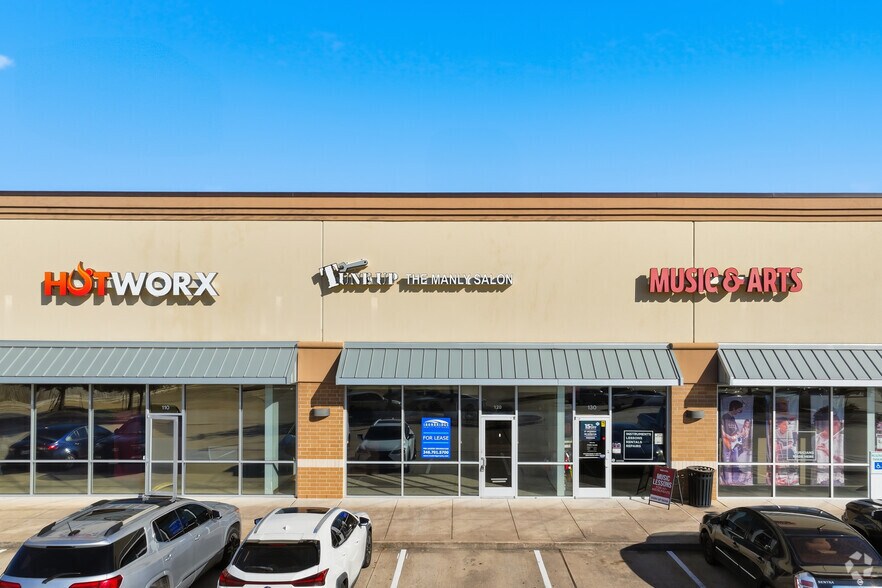 More Photos Of 4531-4589 East Sam Houston Pky S, Pasadena Unknown For Lease