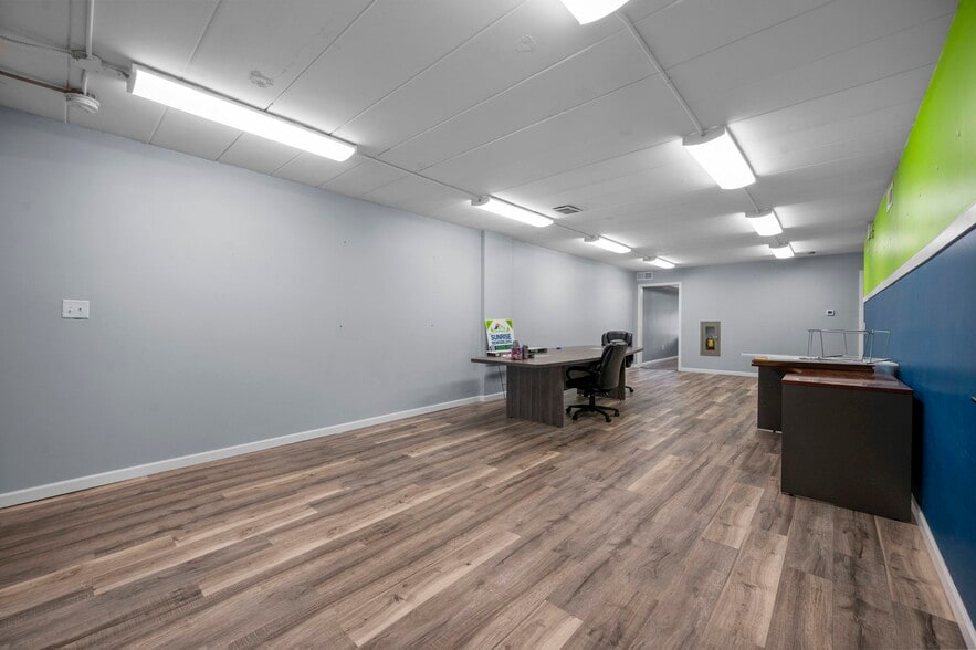 More Photos Of 735-737 Snelling Ave N, Saint Paul Storefront Retail Office For Lease
