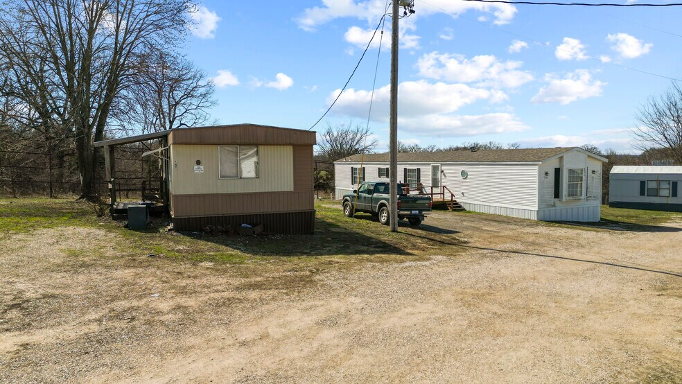 More Photos Of 210 Country Living Ln, Eldon Manufactured Housing Mobile Home Park For Sale