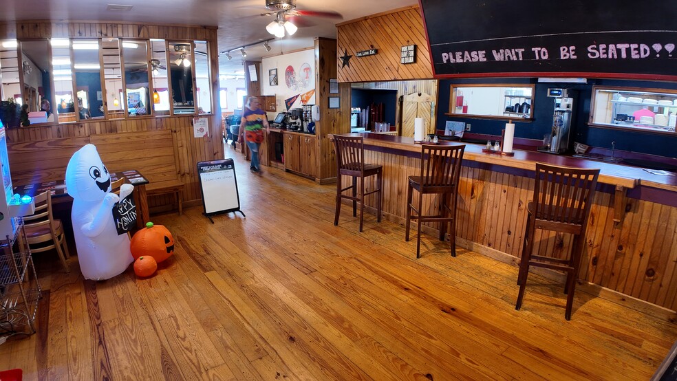 More Photos Of 6335 W Andrew Johnson Hwy, Greeneville Restaurant For Sale
