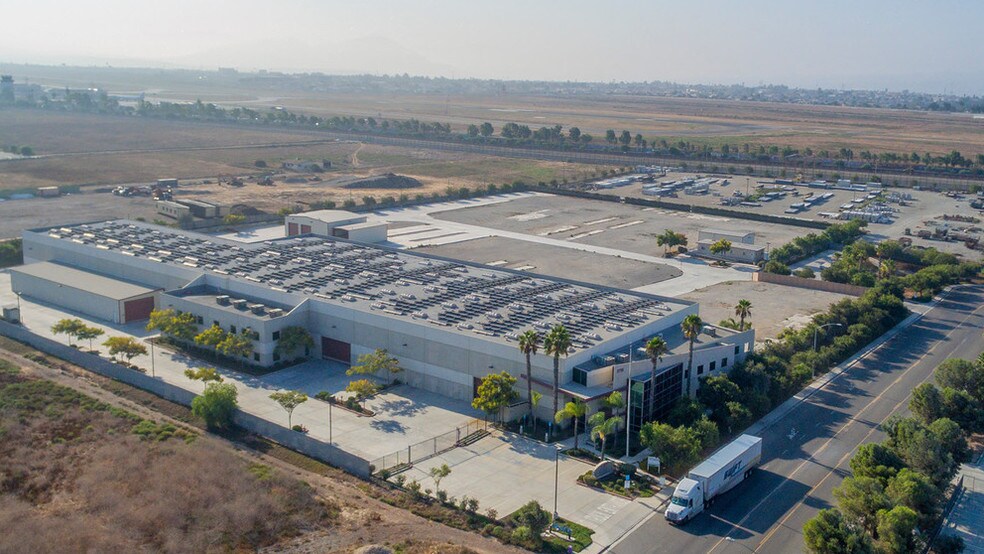 More Photos Of 2735 Cactus Rd, San Diego Warehouse For Lease