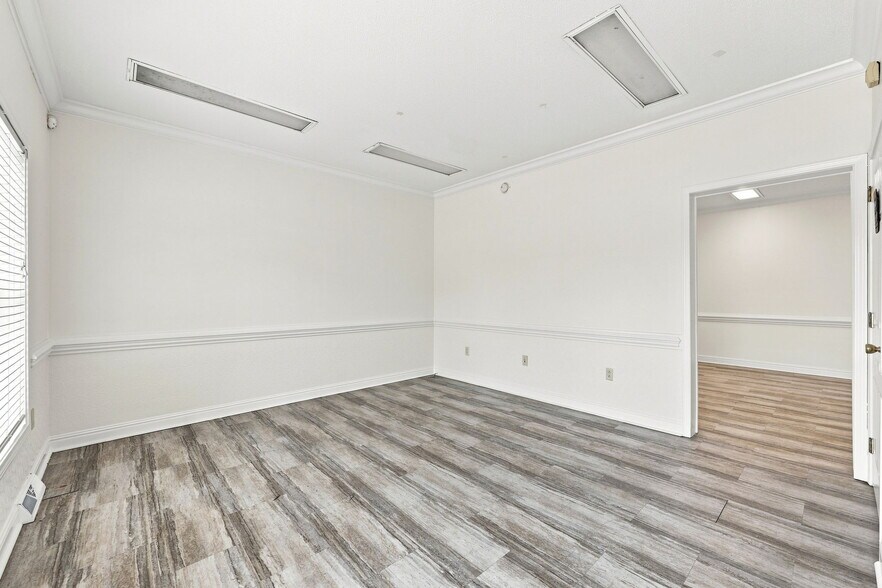 More Photos Of 1708 S Mebane St, Burlington Office For Sale