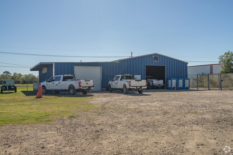 More Photos Of 105 W 365 Hwy, Port Arthur Warehouse For Lease