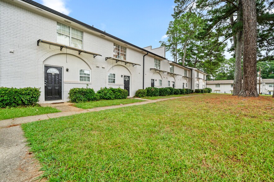 More Photos Of 7234 Tara Blvd, Jonesboro Apartments For Sale