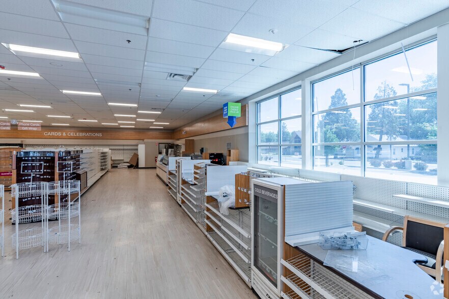 More Photos Of 1615 Main St, Susanville Drugstore For Lease