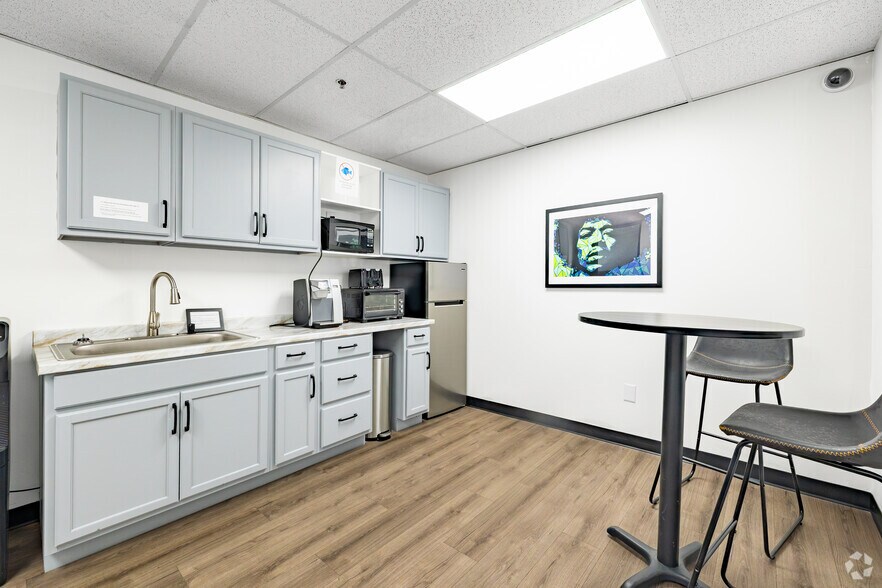 More Photos Of 200 Chisholm Pl, Plano Office For Lease