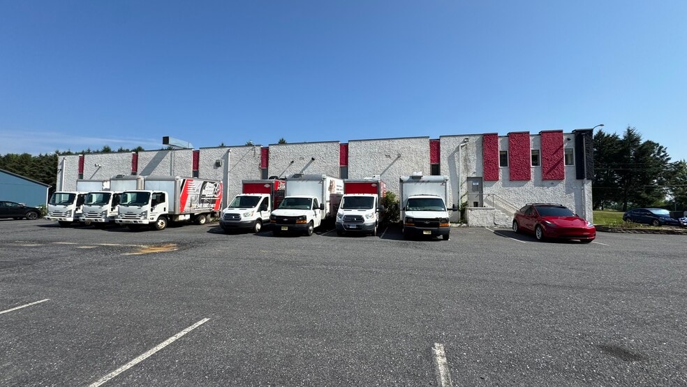 More Photos Of 231 Moorestown Dr, Bath Manufacturing For Sale