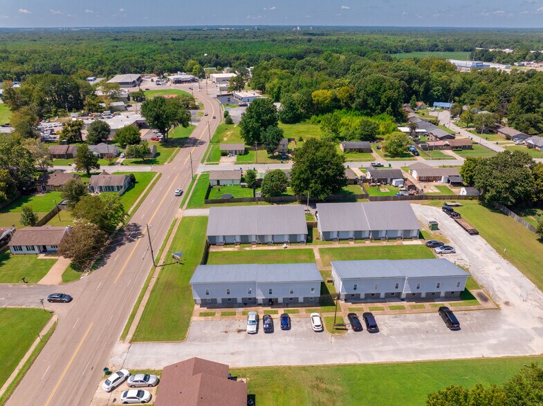 More Photos Of 961 Old Hickory Blvd, Jackson Apartments For Sale