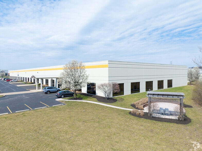 More Photos Of 8816-8840 Beckett Rd, West Chester Warehouse For Lease