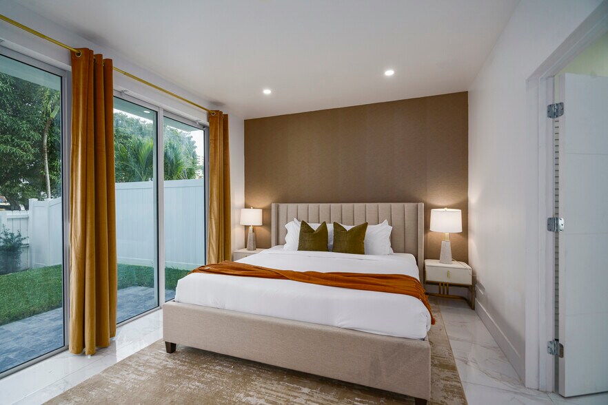 More Photos Of 1000-1006 N Riverside Dr, Pompano Beach Apartments For Sale