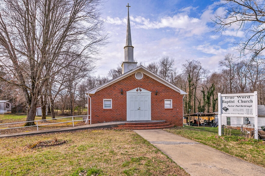 More Photos Of 219 Jackson Ave, Lexington Religious Facility For Sale