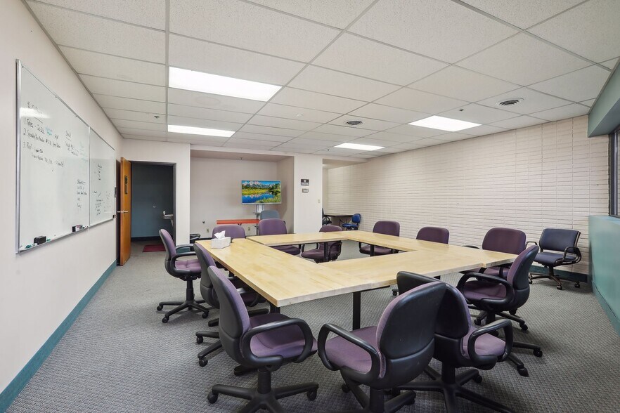 More Photos Of 2525 Nevada Ave N, Golden Valley Light Distribution For Sale