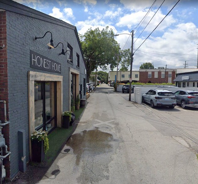 More Photos Of 133 Breckenridge Ln, Louisville Freestanding For Lease