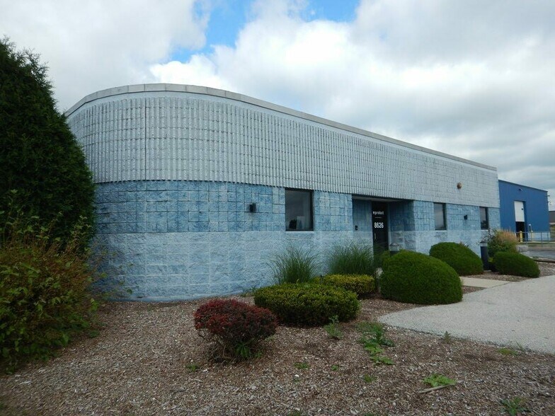 More Photos Of 8624-8626 Hollander Dr, Franksville Warehouse For Sale
