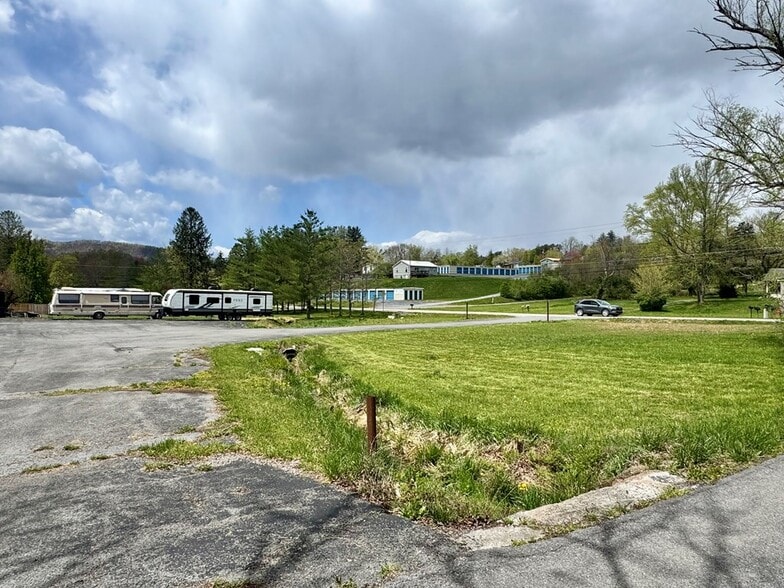 More Photos Of 868 State Route 3 and 12, Hinton Flex For Sale