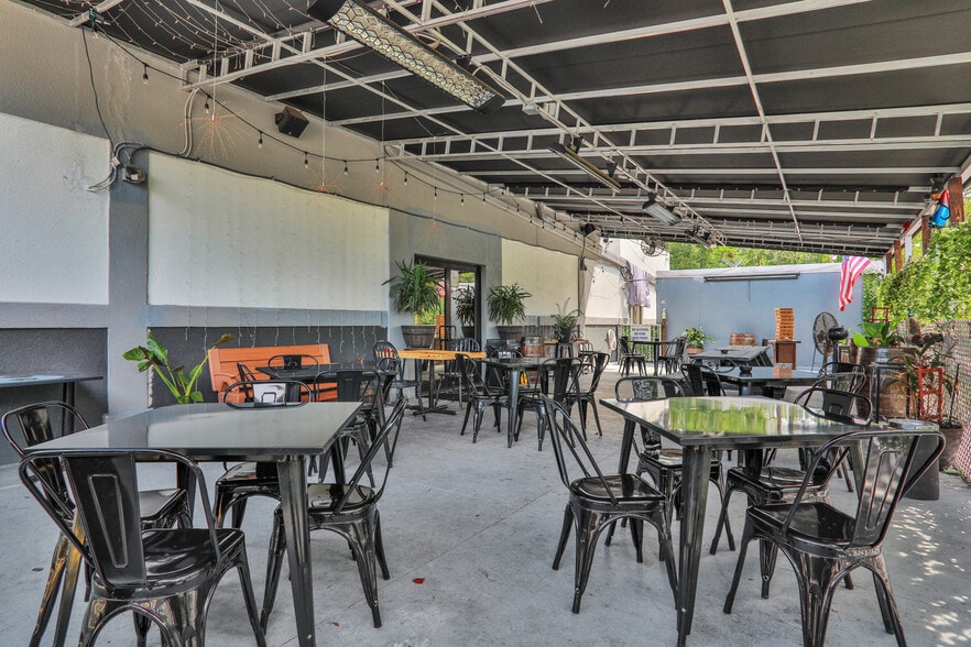 More Photos Of 11475 San Jose Blvd, Jacksonville Bar For Sale