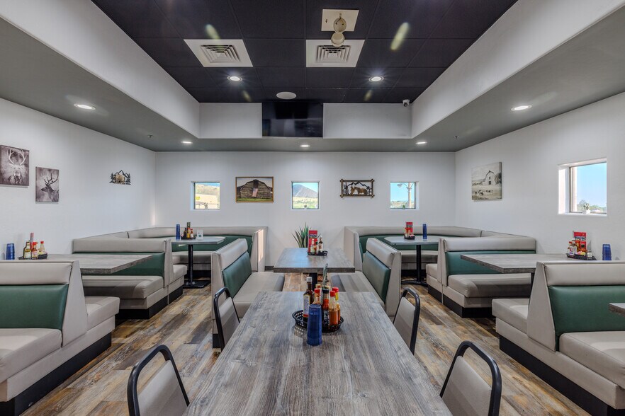 More Photos Of 7196 S Highway 92, Hereford Restaurant For Sale