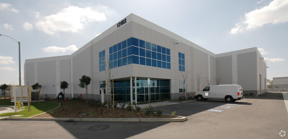 More Photos Of 13188 Flores St, Santa Fe Springs Warehouse For Lease