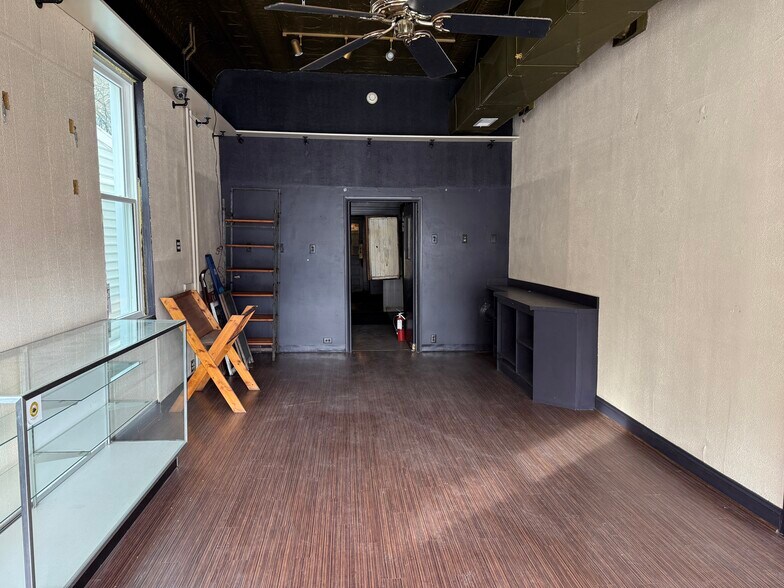 More Photos Of 33 N Washington St, Berkeley Springs Restaurant For Sale