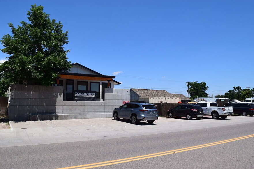 Primary Photo Of 2001-2049 W Hamilton Pl, Englewood Light Distribution For Lease