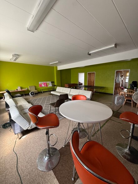 More Photos Of 10324 S Avenue J, Chicago Religious Facility For Sale