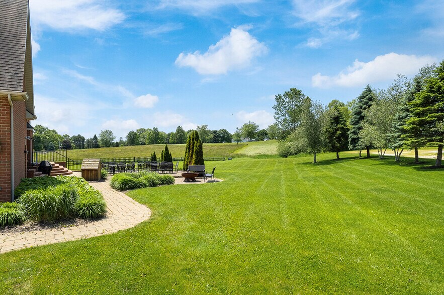 More Photos Of 5495 Meese Rd NE, Louisville Sports And Entertainment For Sale