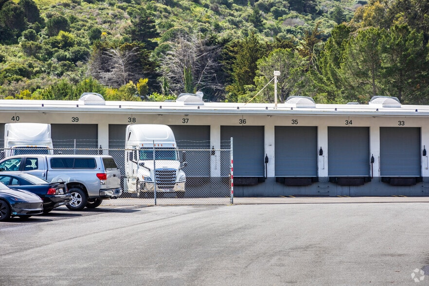 More Photos Of 499 Valley Dr, Brisbane Truck Terminal For Lease