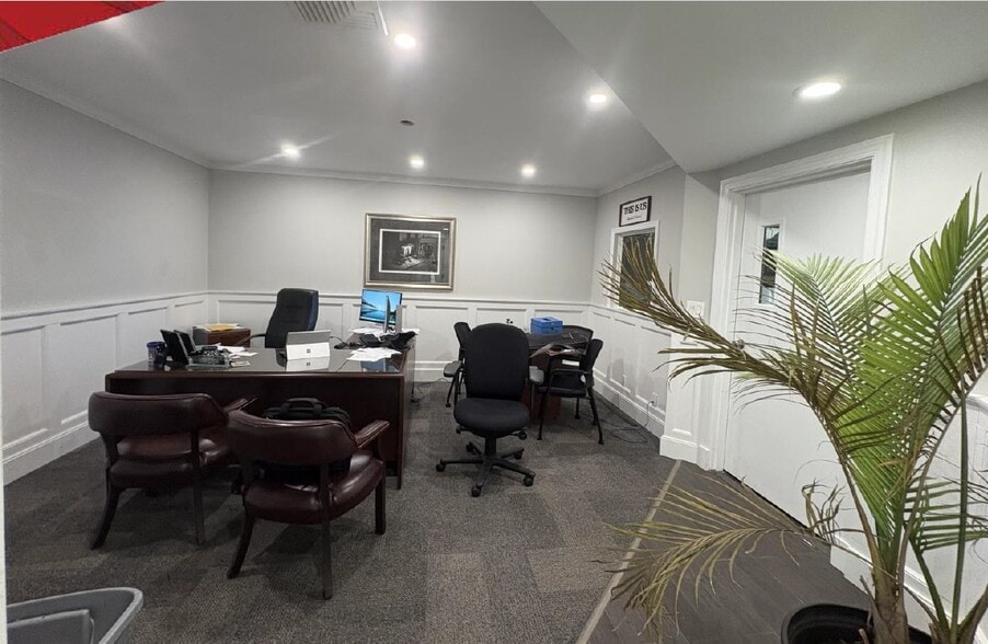 More Photos Of 95 Brook Ave, Deer Park Warehouse For Sale