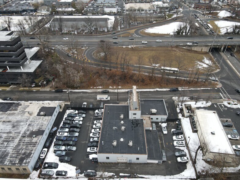 More Photos Of 60 Rockwood Pl, Englewood Auto Dealership For Lease