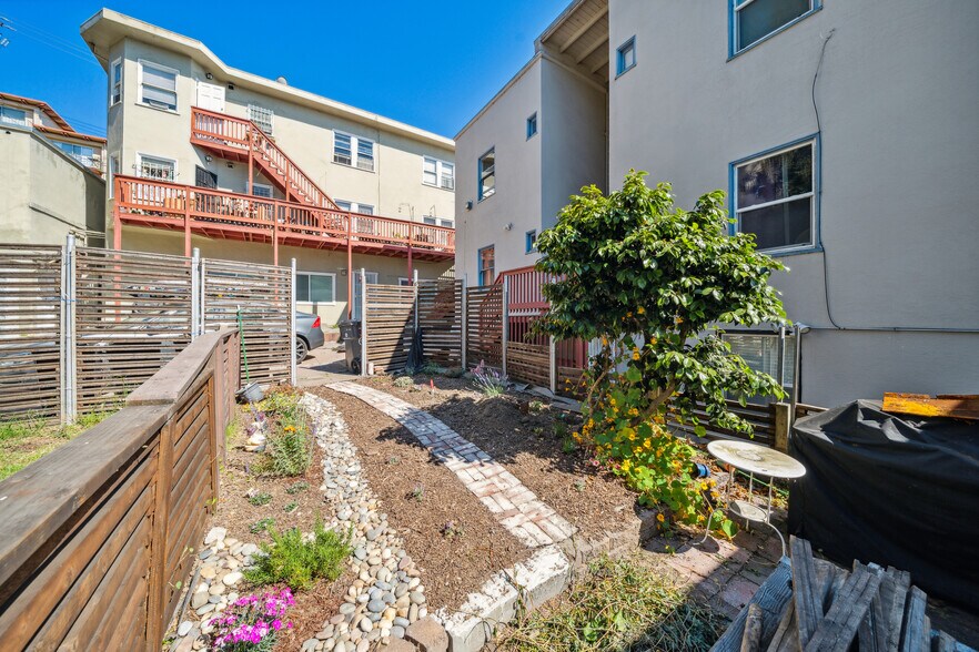 More Photos Of 256 29th St, Oakland Apartments For Sale