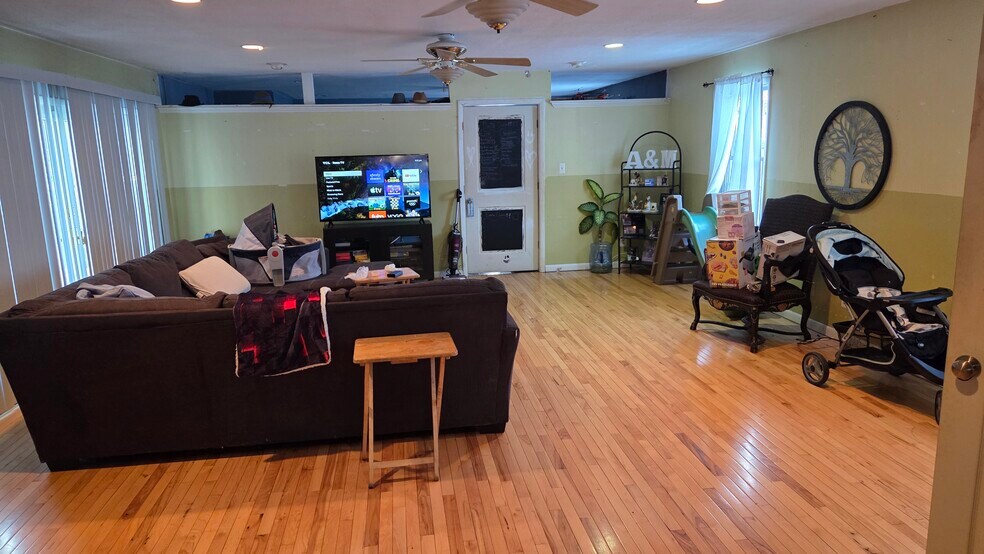 More Photos Of 7905 Sarakal Rd, Clinton Specialty For Sale