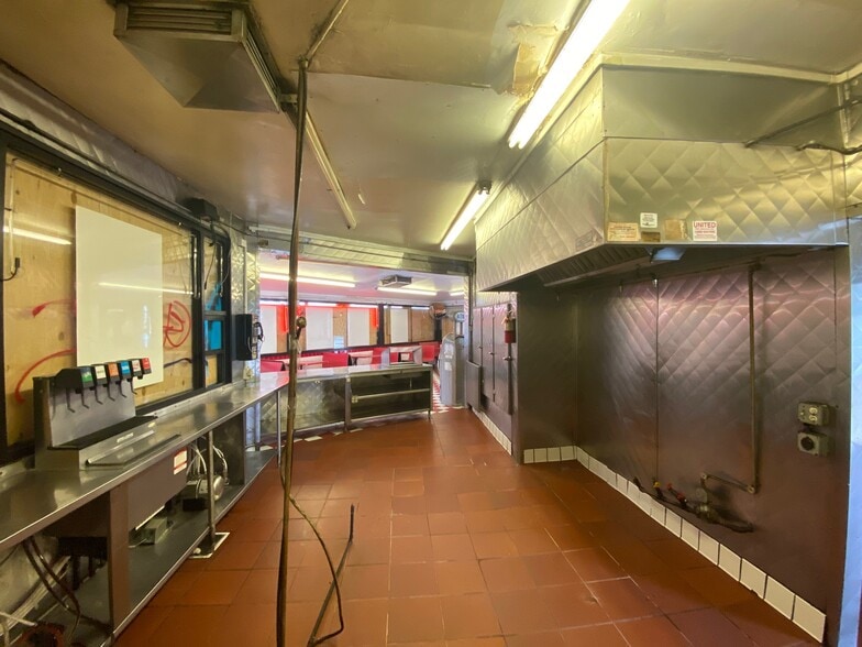 More Photos Of 3660 Beverly Blvd, Los Angeles Restaurant For Sale