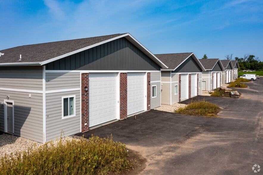 More Photos Of W239S3899 Big Bend Rd, Waukesha Warehouse For Lease