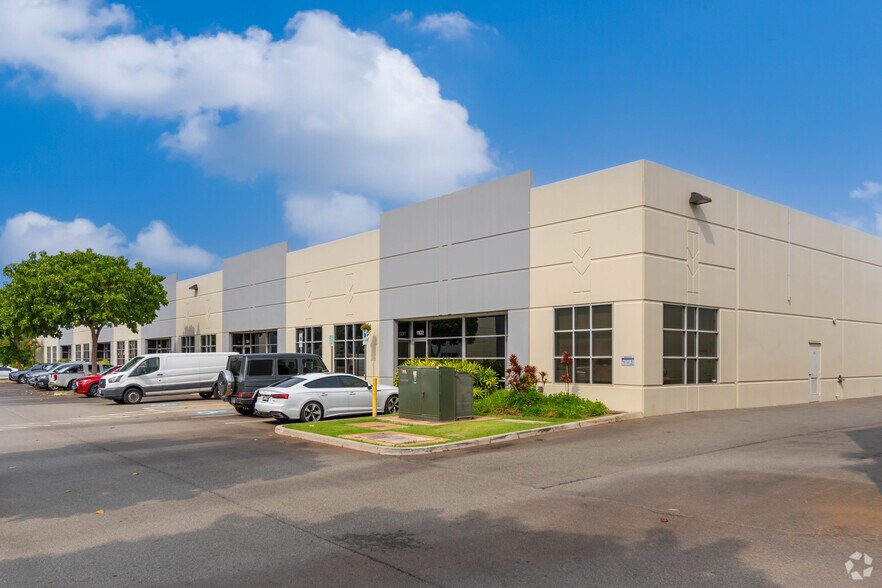 More Photos Of 2045 Lauwiliwili St, Kapolei Warehouse For Lease
