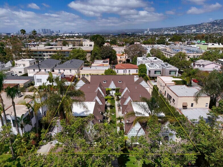 More Photos Of 537 N Orange Dr, Los Angeles Apartments For Sale