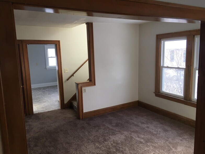 More Photos Of , Bedford Specialty For Sale