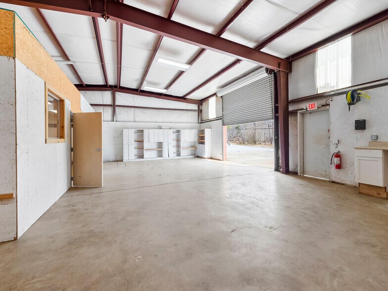 More Photos Of 82 Old Mars Hill Hwy, Weaverville Flex For Lease