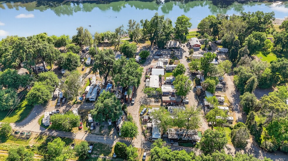 More Photos Of 25433 South Ave, Corning Manufactured Housing Mobile Home Park For Sale