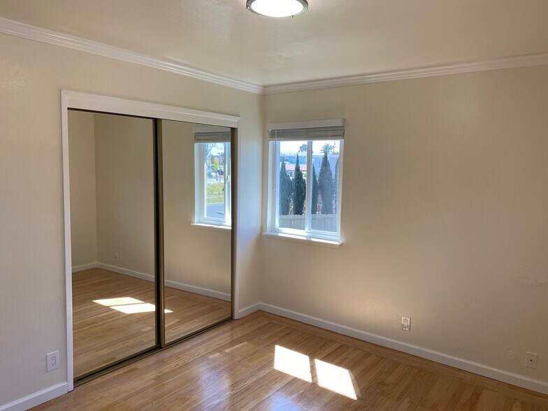 More Photos Of 820 Island Dr, Alameda Specialty For Sale