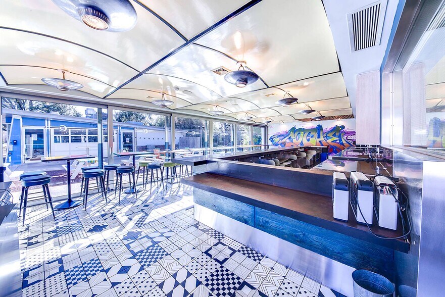 More Photos Of 74-A Montauk Hwy, East Hampton Restaurant For Lease