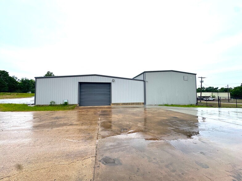 More Photos Of 6031 Fm 2767, Tyler Warehouse For Sale