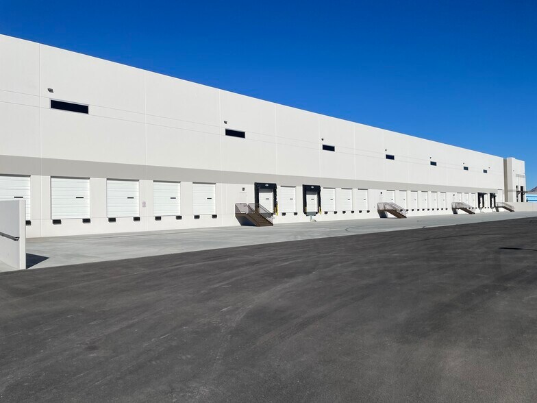 More Photos Of 3000 Lincoln Rd, Las Vegas Distribution For Lease