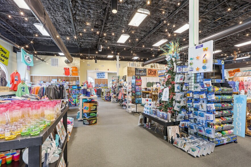 More Photos Of 14319 Ocean Hwy, Pawleys Island General Retail For Sale