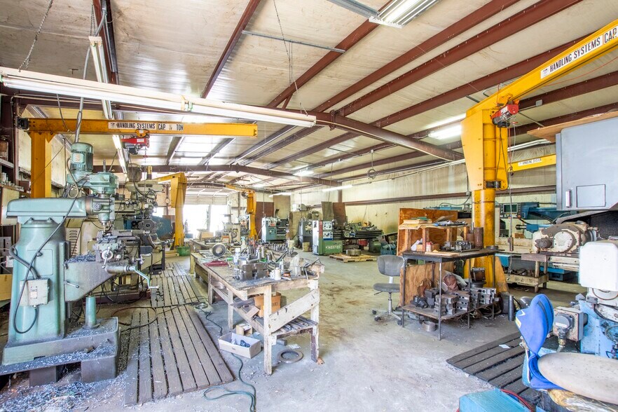 More Photos Of 2060 Highway 90 W, Sealy Manufacturing For Sale