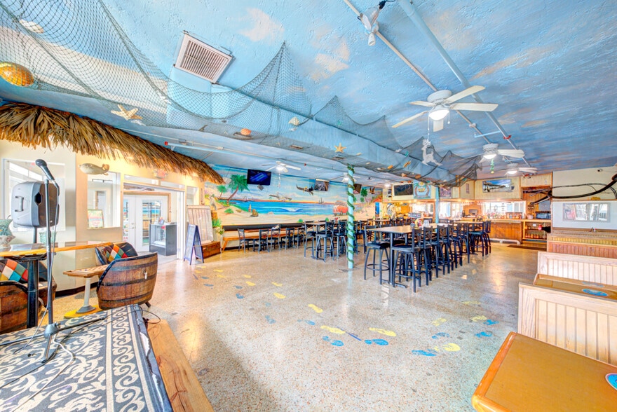 More Photos Of 400-408 W Cocoa Beach Cswy, Cocoa Beach Restaurant For Sale