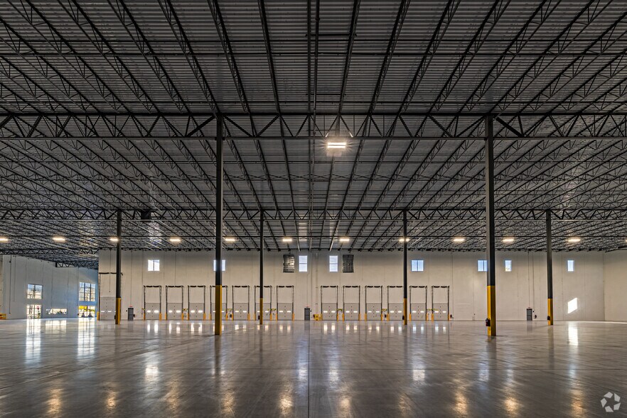 More Photos Of 333 Washington Ave, Carlstadt Distribution For Lease