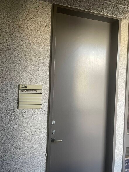 More Photos Of 1101 Dove St, Newport Beach Office For Lease