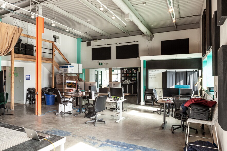 More Photos Of 4 Carlaw Ave, Toronto Warehouse For Lease