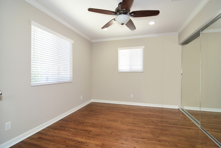 More Photos Of 22839 Dolorosa St, Woodland Hills Multifamily For Lease